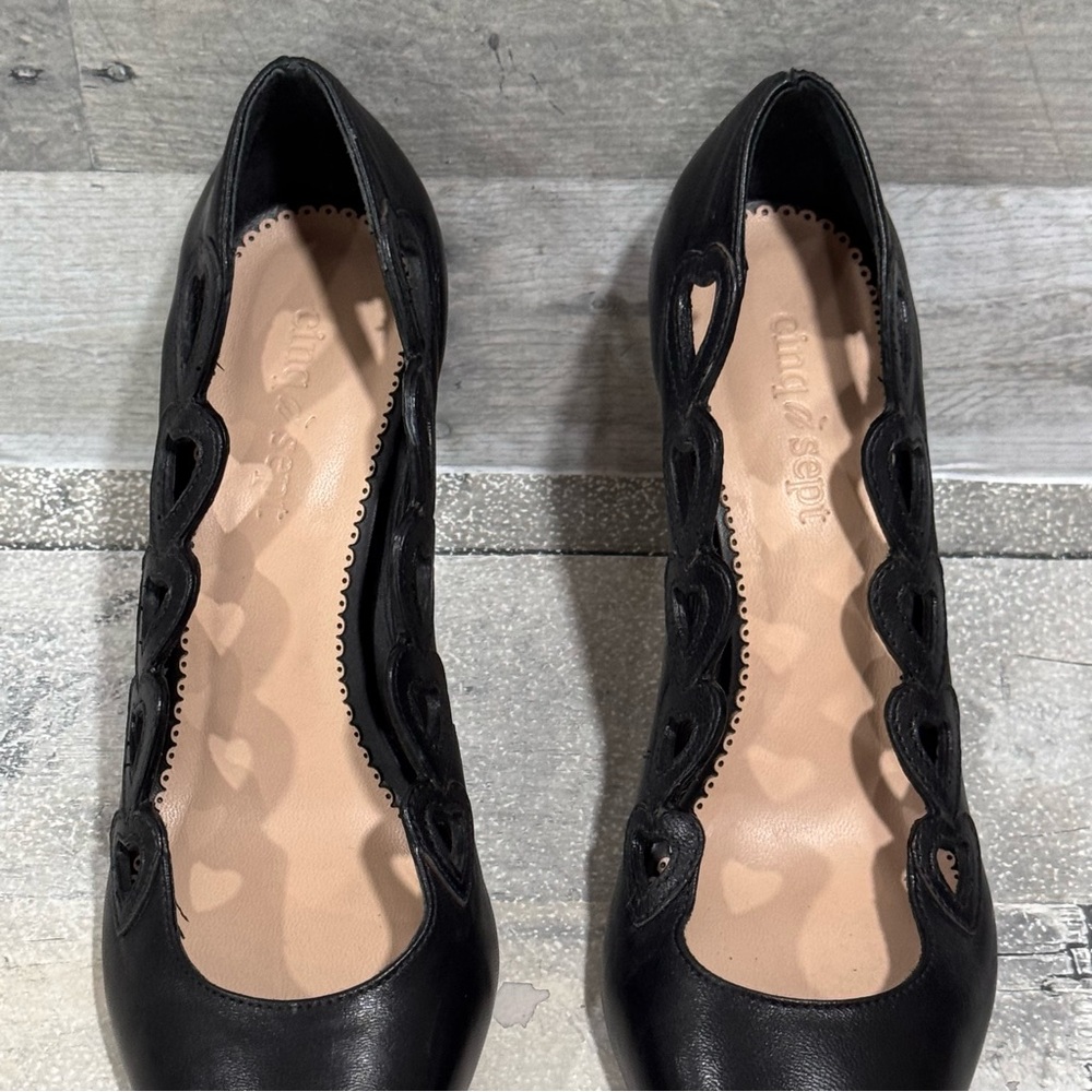 Cinq à Sept Margot Pointed Toe Pump Heels In Black - Size - 8 .US / 38 .EU - Picture 4 of 11
